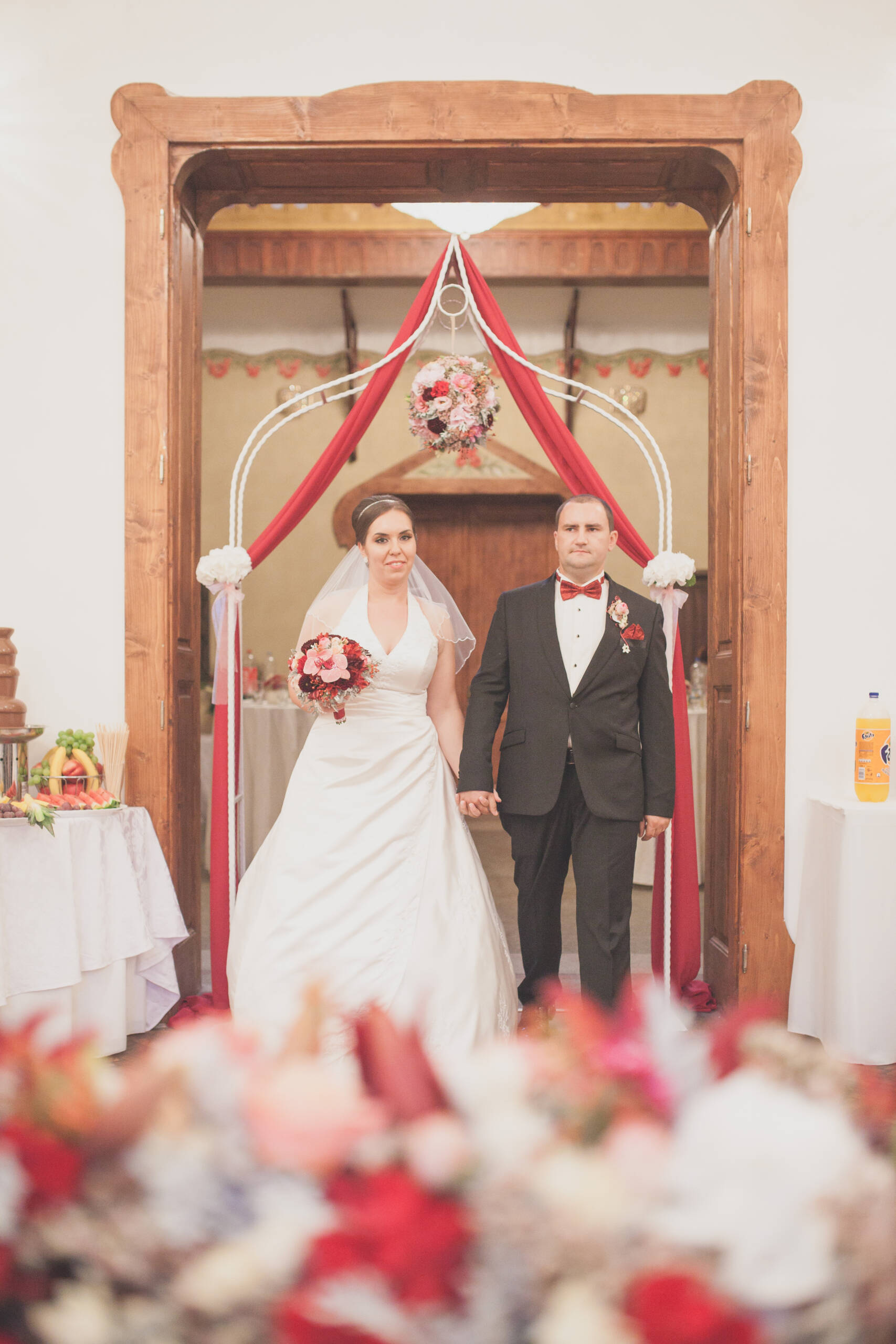 Poza, foto cu Flori de nunta arcada, buchet mireasa, decor sala in Arad, Timisoara, Oradea (wedding flowers, bouquets) nunta Arad, Timisoara, Oradea