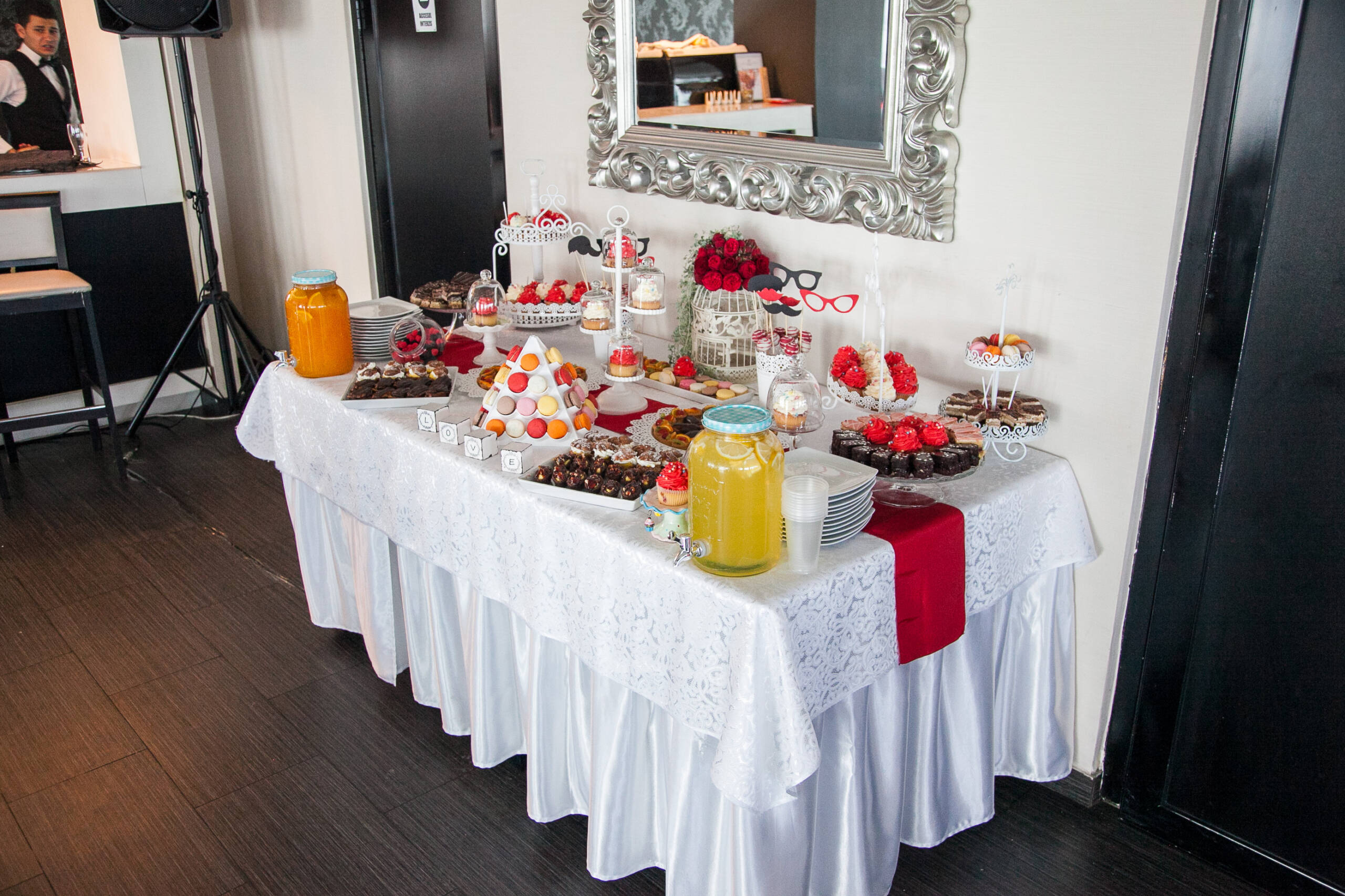 Poza, foto cu Flori de nunta decor sala in Arad, Timisoara, Oradea (wedding flowers, bouquets) nunta Arad